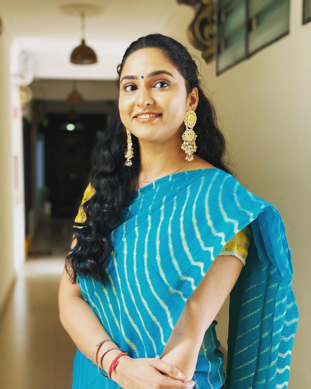 TELUGU TV ANCHOR KASI ANNAPURNA STILLS IN BLUE SAREE 3